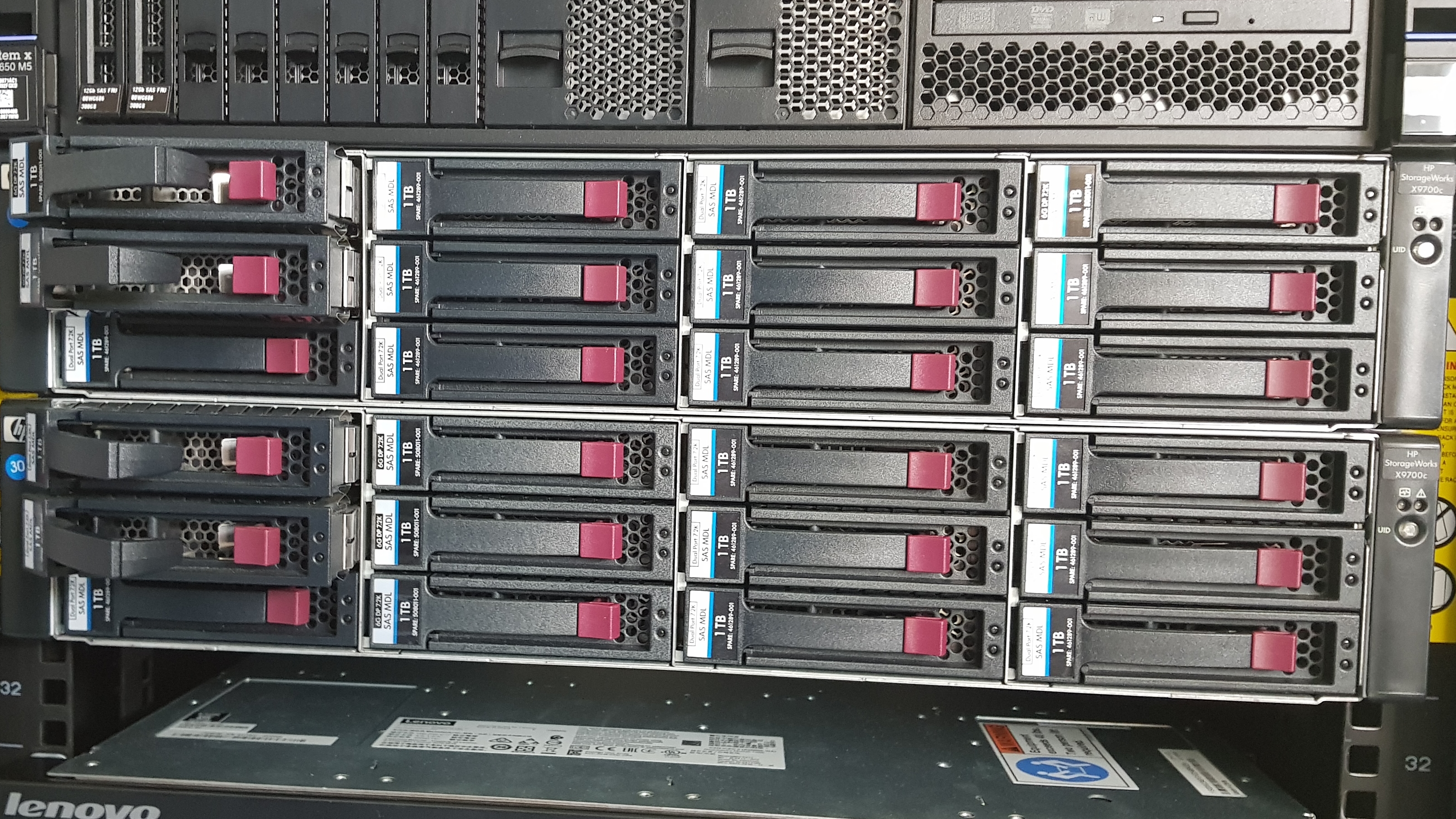 X9700C 2set (DISK 24개), MDS600 4set (DISK 140개)로 구성된 스토리지 복구