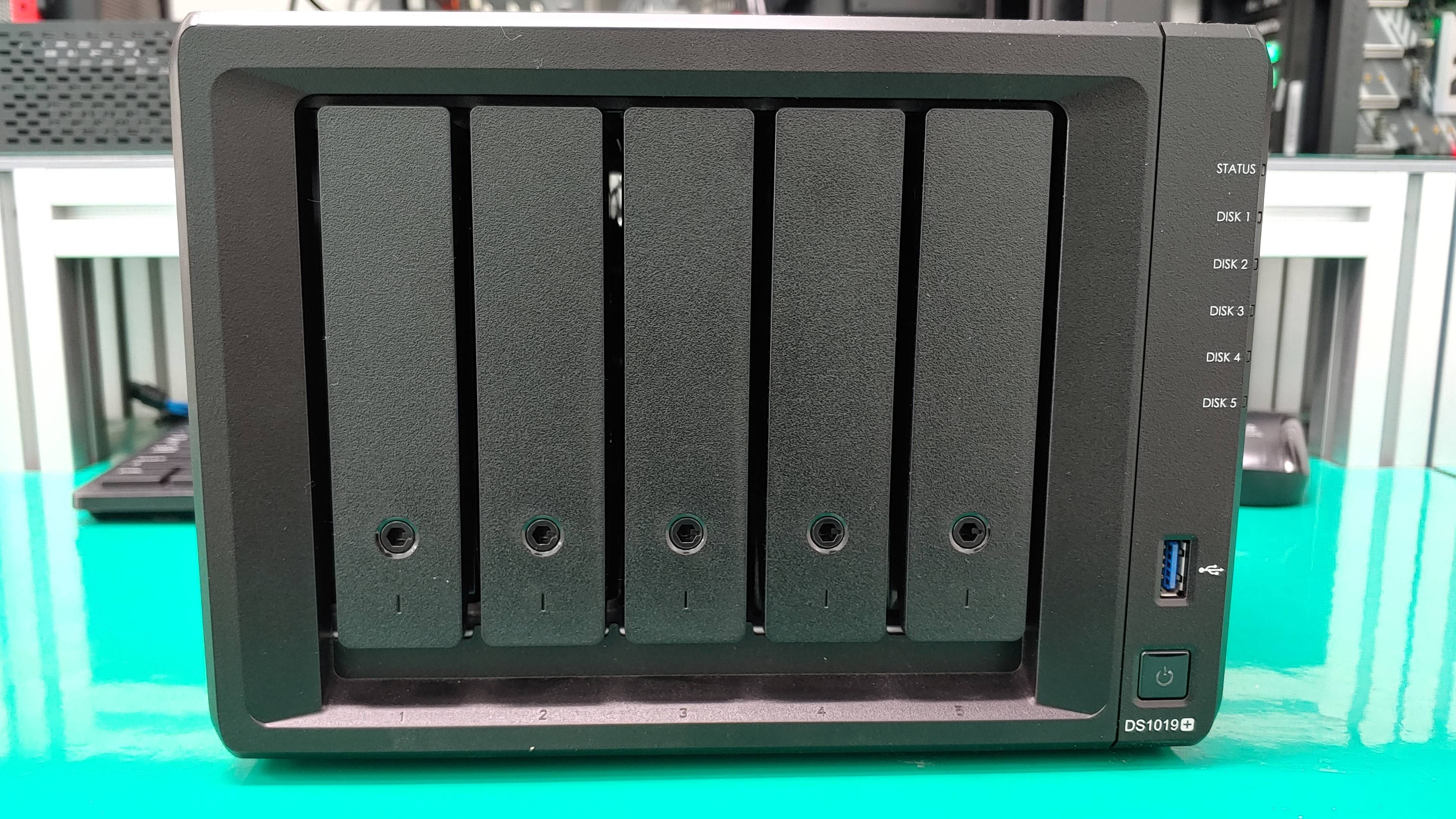 시놀로지 DS1019+ 나스복구