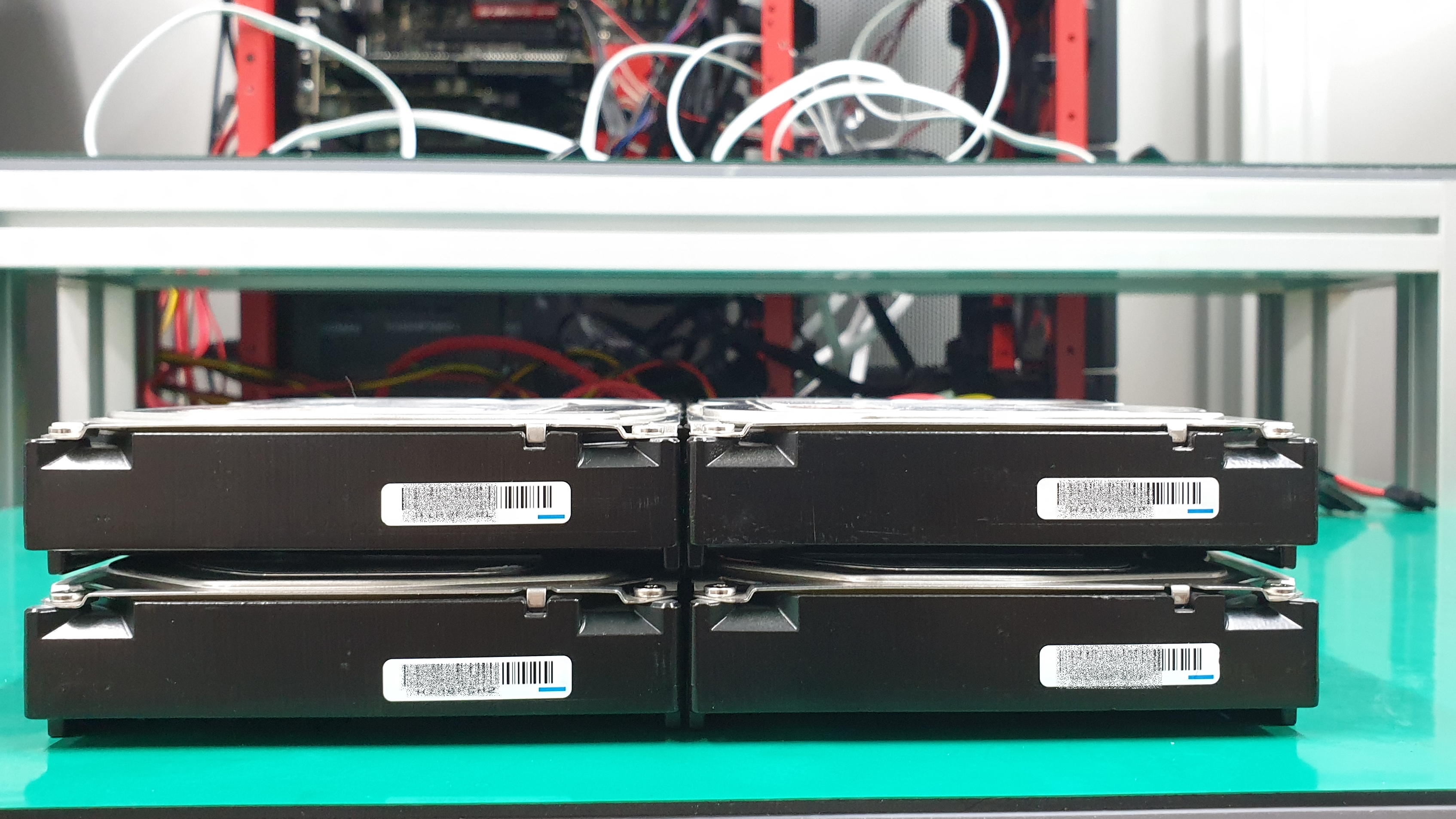 2TB 디스크 4개를 RAID5로 구성한 서버 복구